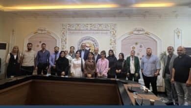 صورة في إطار دعم ريادة الأعمال وتطوير بيئة التمويل في العراق، استضاف اتحاد الغرف التجارية العراقية اجتماعًا مهمًا بالتعاون مع منظمة العمل الدولية (ILO) وبمشاركة ممثل من جامعة فرانكفورت للتمويل والإدارة.