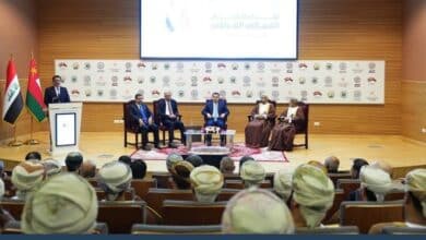 صورة بحضور رئيس مجلس الوزراء.. انعقاد ملتقى رجال الأعمال العراقي – العُماني في صلالة